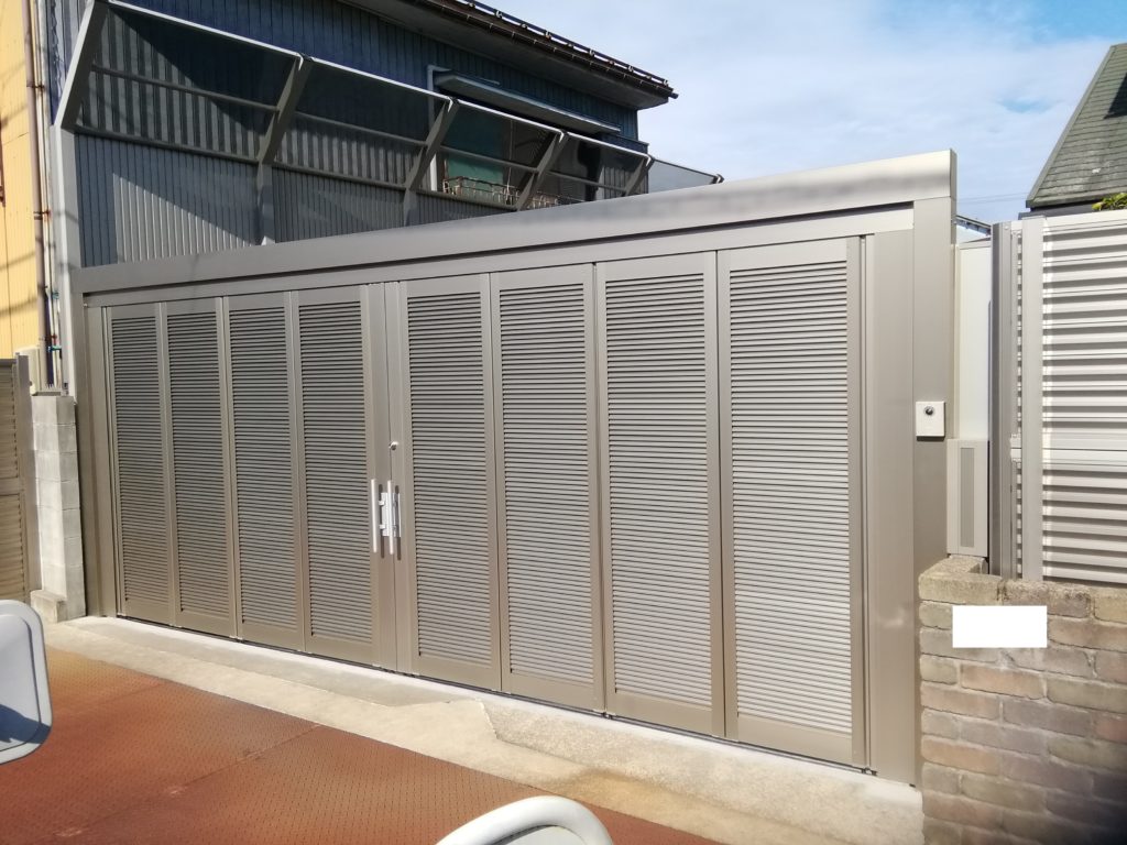 福井市 目隠しカーゲート 三協アルミ アート創建有限会社 外構 外壁 サイディング エクステリア工事は お任せ下さい